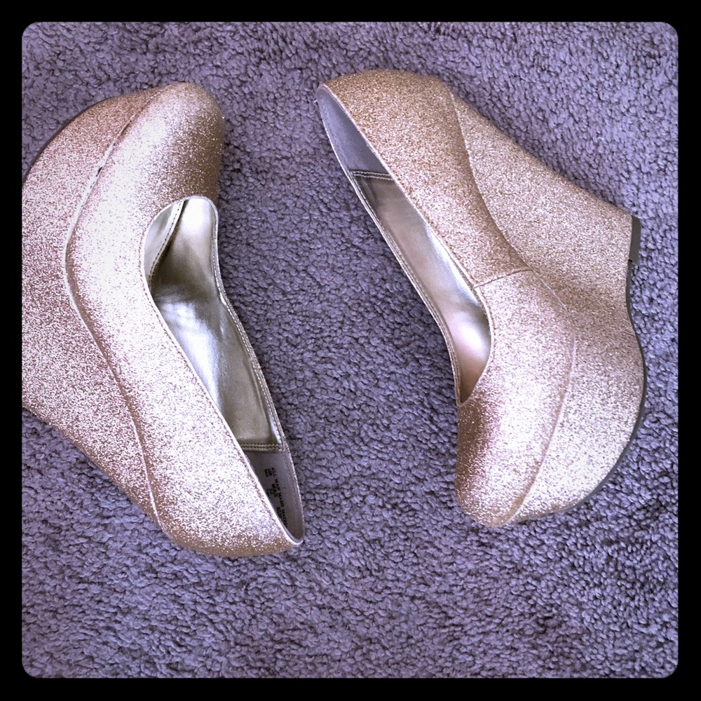 Glitter Gold Wedges